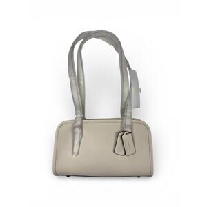 Coach Swing Zip Shoulder Bag Chalk Glovetanned Leather B4 Chalk New With Tags